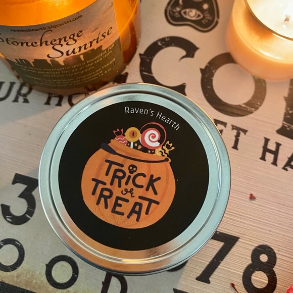 Trick or Treat Chocolate Candle 🍭 4 oz - Picture 6 of 7